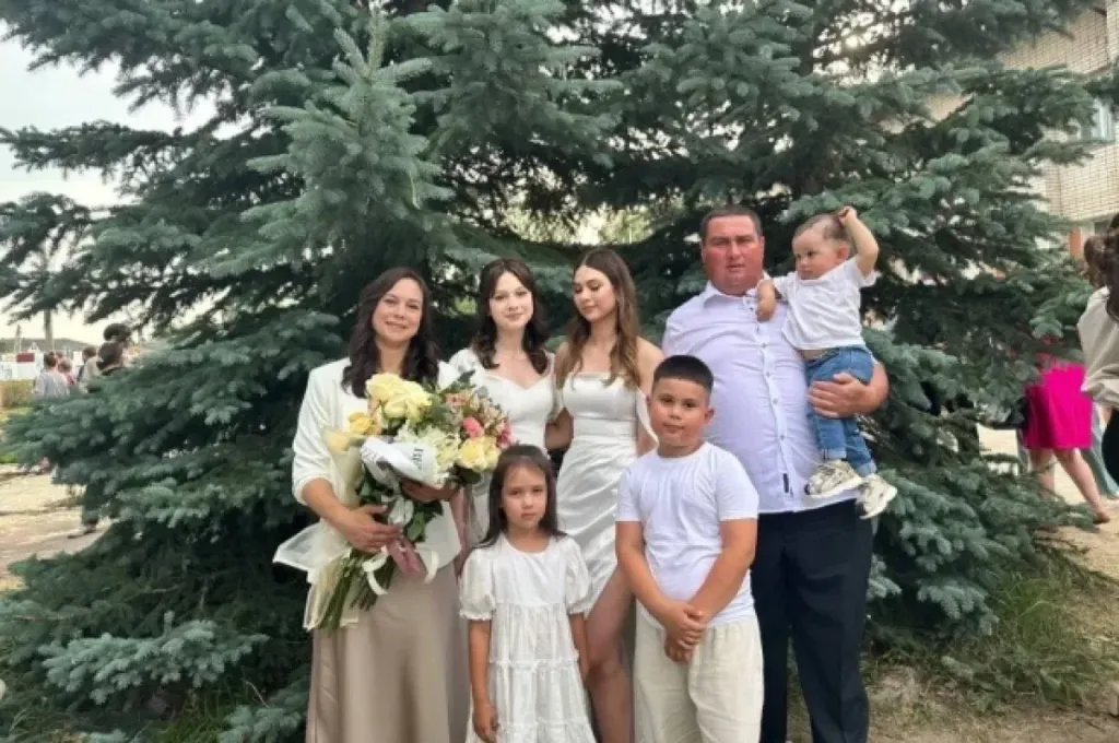 Многодетная семья из Уренского округа получила медаль ордена «Родительская слава»